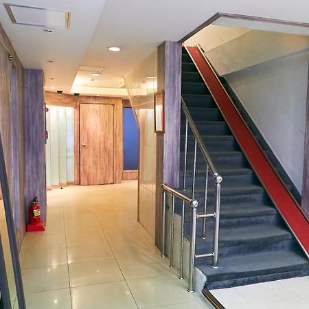 Travelers A Korea Hostel Seoul Bagian luar foto