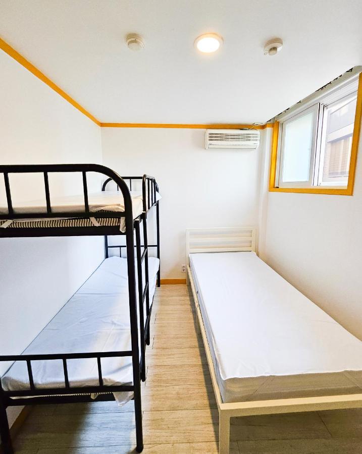 Travelers A Korea Hostel Seoul Bagian luar foto