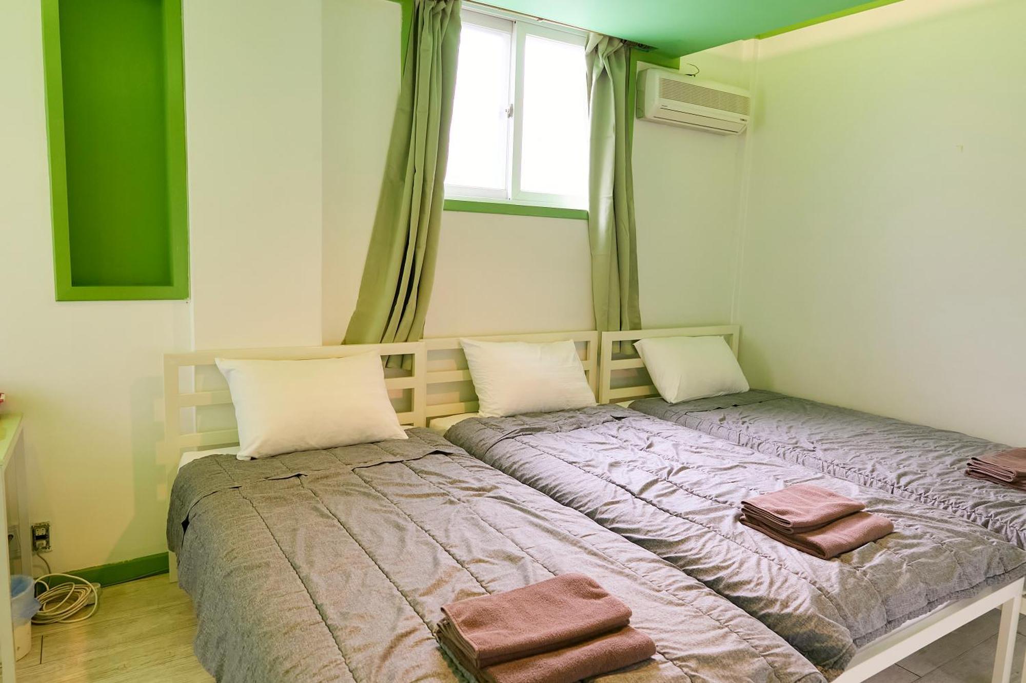 Travelers A Korea Hostel Seoul Bagian luar foto
