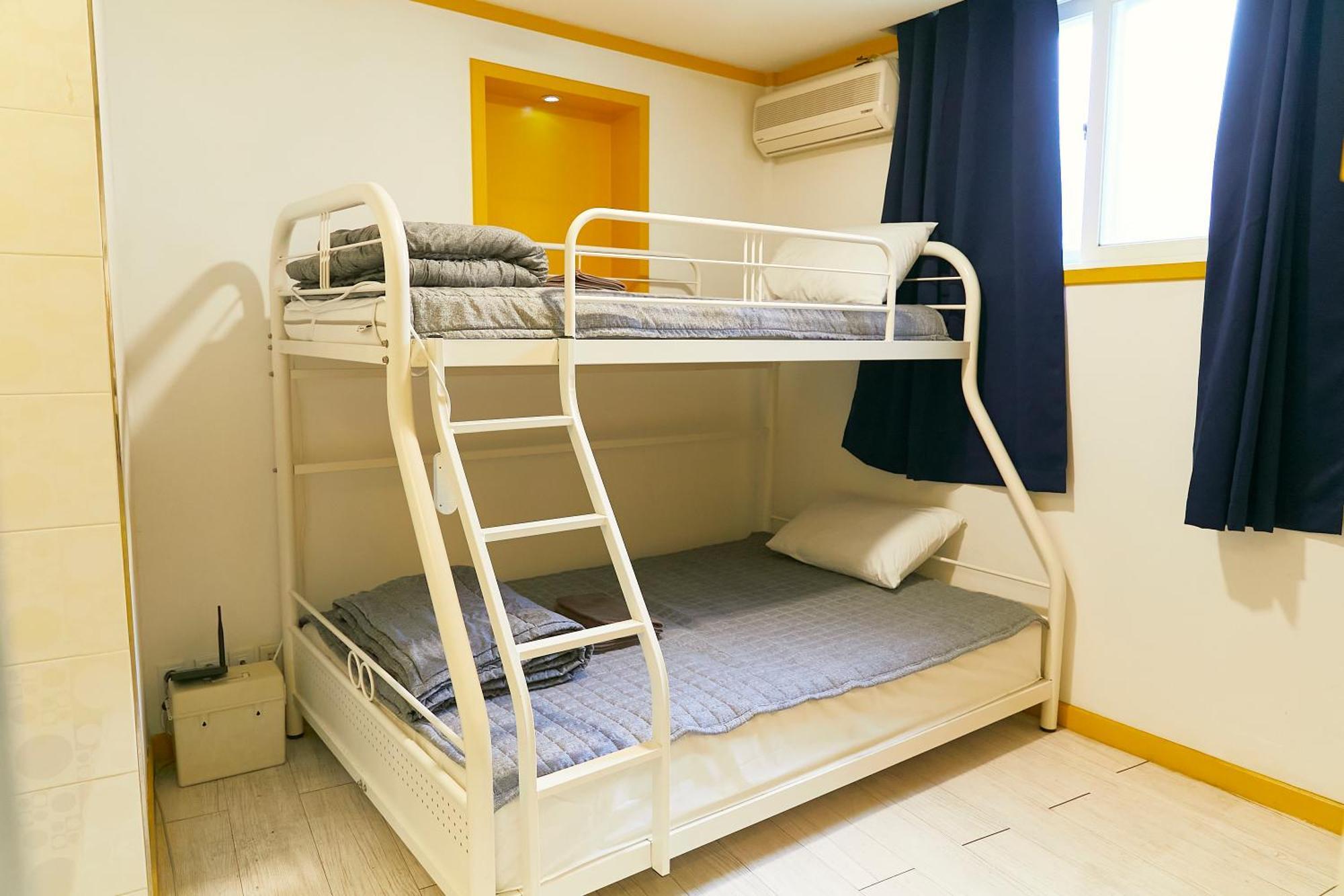 Travelers A Korea Hostel Seoul Bagian luar foto